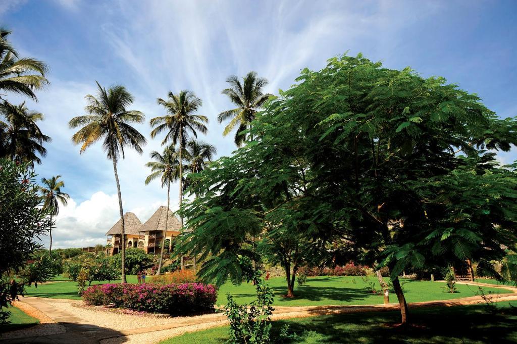 Neptune Pwani Beach Resort & Spa - All Inclusive Kiwengwa  Esterno foto