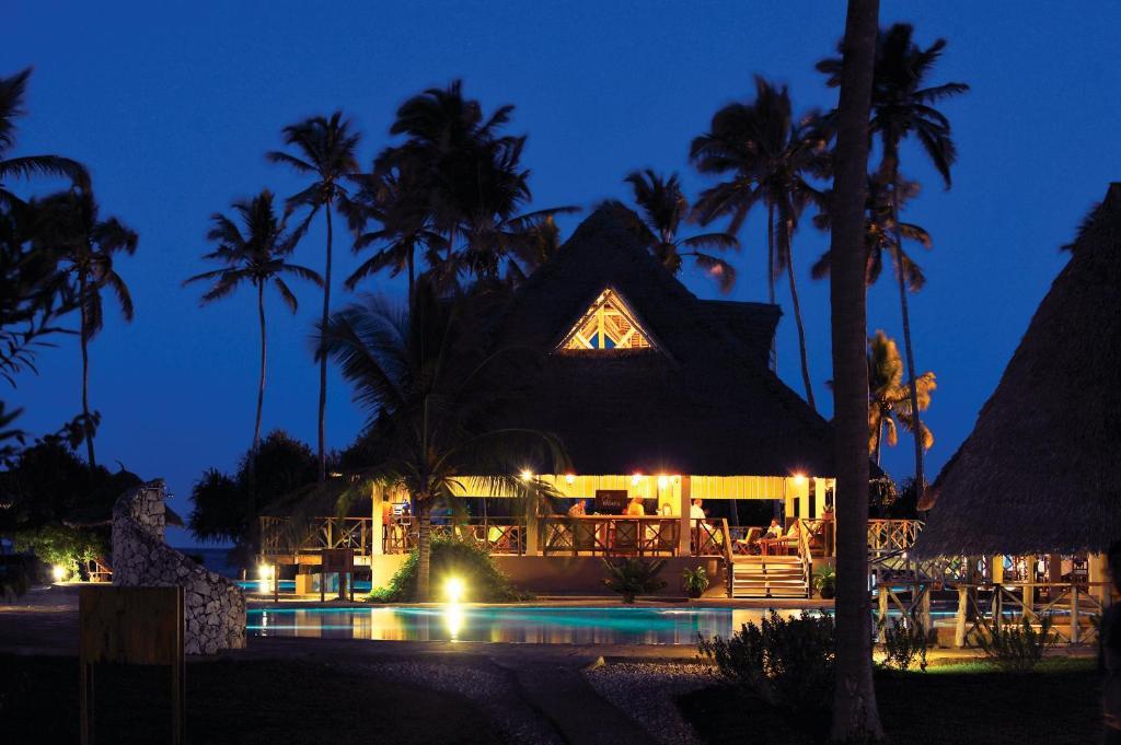 Neptune Pwani Beach Resort & Spa - All Inclusive Kiwengwa  Esterno foto